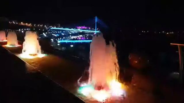Набережная Тюмени. Мост любви. Огни большого города ... смотреть онлайн