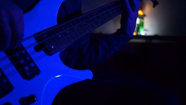 I'm Blue (Da Ba Dee) - Melodicka Bros - Bass Cover смотреть онлайн