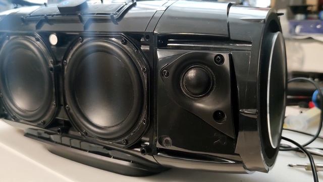 JBL Boombox замена АКБ смотреть онлайн