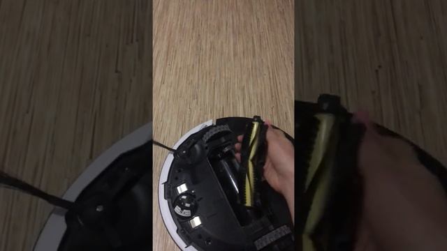 Ilife V7s plus едет назад и выключается! смотреть онлайн