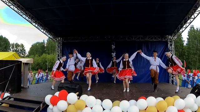 Крутуха на фестивале "Шире круг"/МЫ ДИПЛОМАНТЫ!/УРА! смотреть онлайн