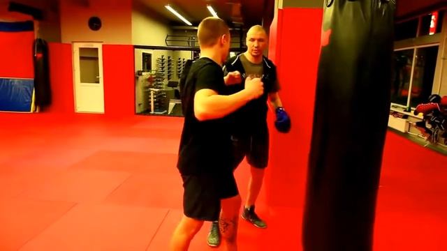 "Бокс Боковые удары" смотреть онлайн