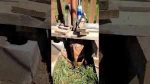 Как вытащить столб из земли. Вынимаем забетонированные столбы домкратами своими руками.