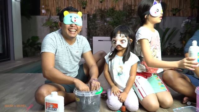 BLINDFOLDED SLIME CHALLENGE with Kaycee & Rachel смотреть онлайн