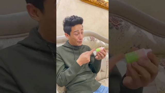 ام انوس أشرت فيب الف بار 😂 لا يفوتك الفيديو #شيشة #دخان #vape смотреть онлайн