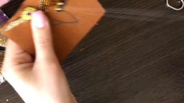 БРОШЬ ПТИЦА ИЗ БИСЕРА СВОИМИ РУКАМИ || Как сделать птицу из бисера? || BROOCH BIRD смотреть онлайн