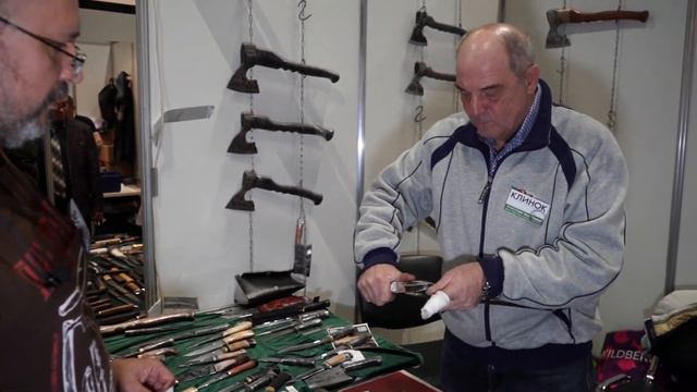 Дядя Слава ломает ножи на Клинке смотреть онлайн