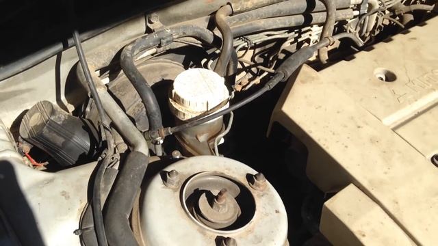 Скрежет при повороте руля ГУР смотреть онлайн