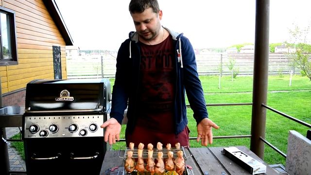 КУРИНЫЕ НОЖКИ НА ГРИЛЕ. ГОТОВИМ НА ГАЗОВОМ ГРИЛЕ BROIL KING смотреть онлайн