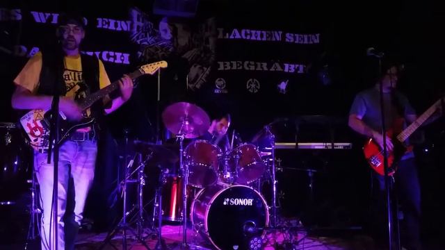 Zweites Afrika / Вторая Африка - Гертруда (уже без гитарного эффекта) смотреть онлайн