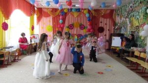 Танец: "Дважды два четыре"