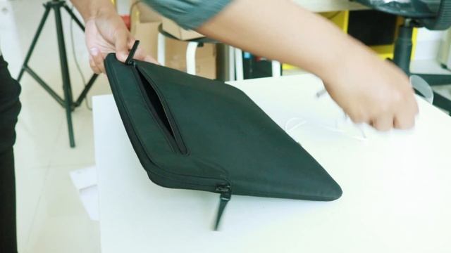 Compact Sleeve INCASE Review For Macbook Pro & Air