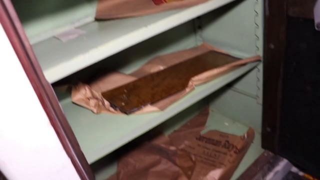 Exploring Rich Couple's ABANDONED MANSION No One Wants To BUY смотреть онлайн