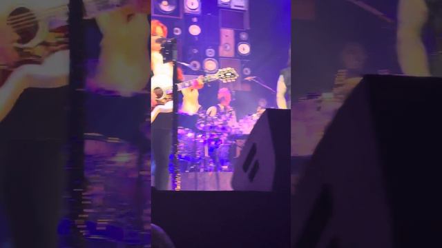 Wynonna Judd & Ashley Mcbryde (Rockin with the rhythm of the rain) Worcester, Ma on 1/29/23 смотреть онлайн