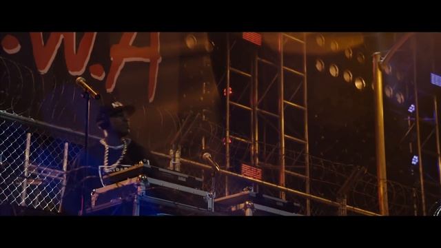 "Yo Dre, I Got Something To Say" | Straight Outta Compton | Screen Bites смотреть онлайн