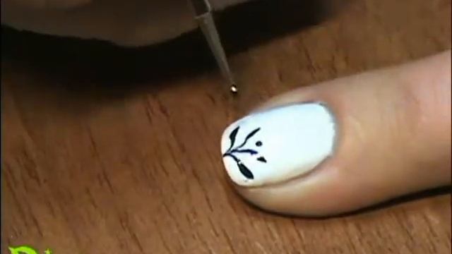 Очень легкий черно-белый маникюр с цветочками/ Easy nail art designs смотреть онлайн