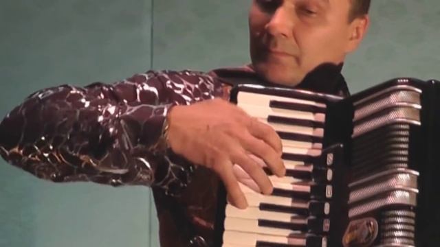 Вальсирующий аккордеон.wmv смотреть онлайн