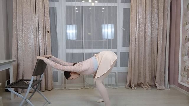 Упражнения для укрепления бедер, пластичности и гибкости спины. смотреть онлайн