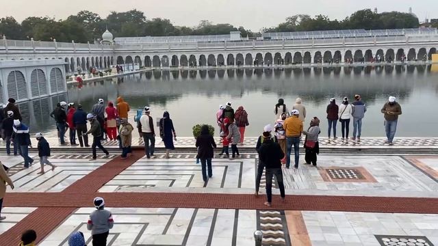 Gurdwara Bangla Sahib Delhi is Religious Place not Selfie Point | Review Video | GamingPind смотреть онлайн