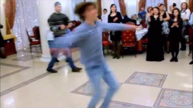 Caucasian tornado dance , Renat Bersekov - Кавказский торнадо танец, Ренат Берсеков смотреть онлайн