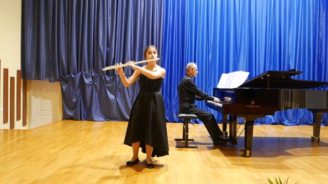 Olga Łusiewicz, flute, P. Morlacchi - Il Pastore Svizzero, J. Massenet - Meditation смотреть онлайн
