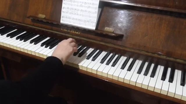 Разучиваем на ф-но:Гедике Ригодон.(Красивые пьесы для начинающих) смотреть онлайн