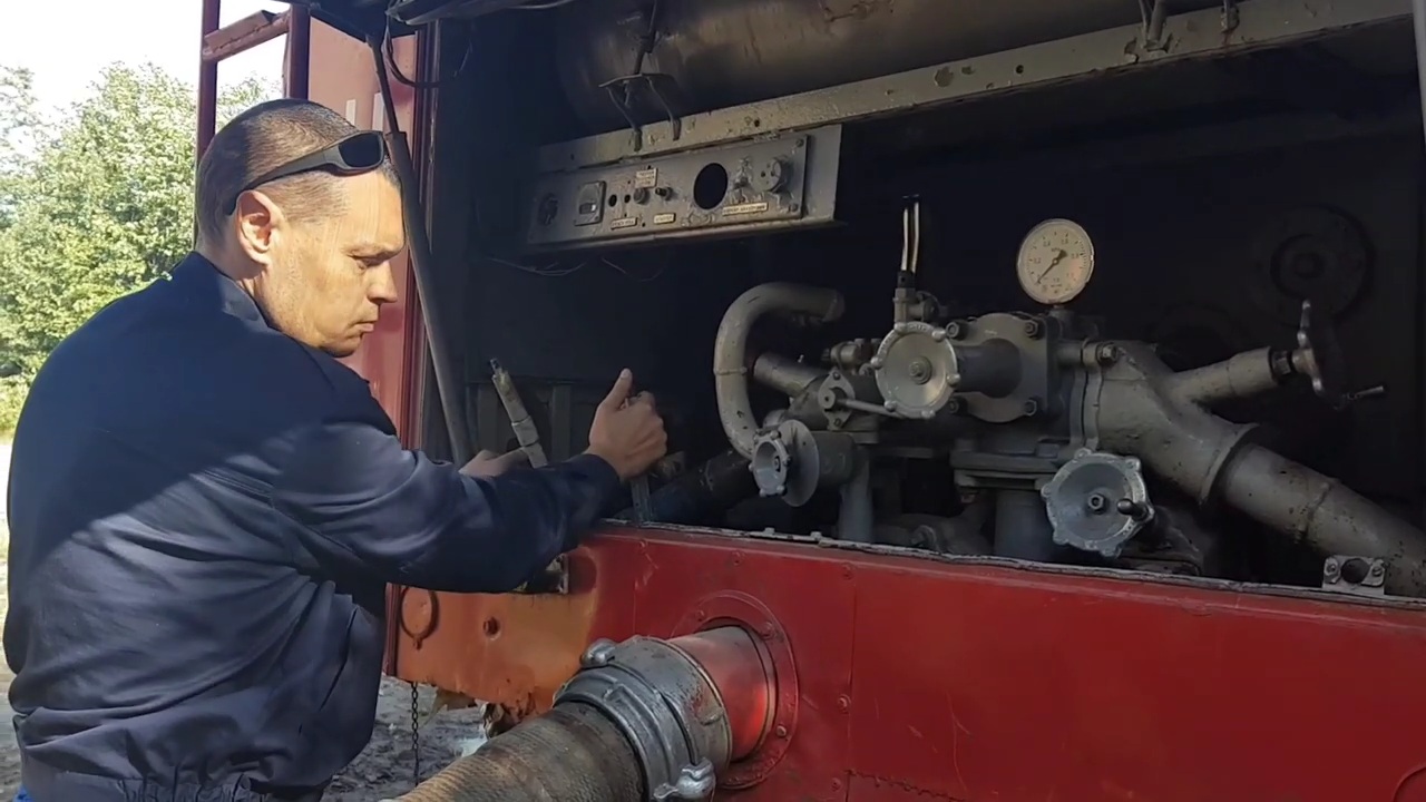 ЗАБОР И ПОДАЧА ВОДЫ ЗИЛ 131 АЦ-40 смотреть онлайн