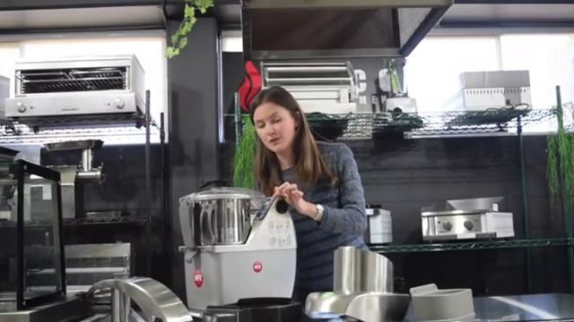 CHEF REVIEWS - Electrolux TRK55 Video Review смотреть онлайн