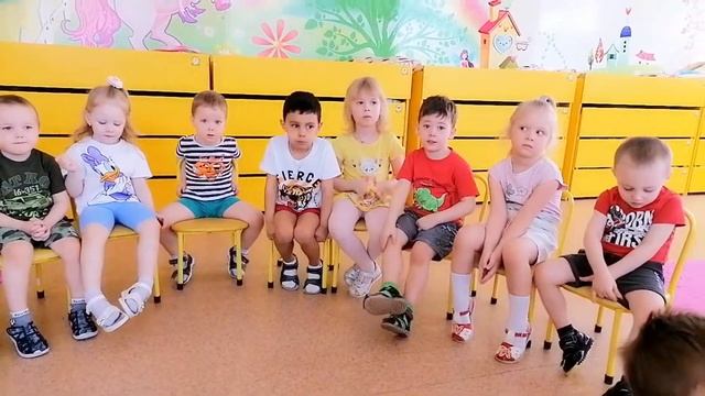 Сиреневая (старшая группа). Познание "поможем зайке найти сказку" смотреть онлайн