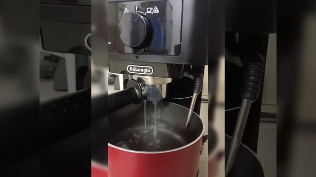DeLonghi EC230.BK - My first coffee machine - Unboxing - How to clean before use смотреть онлайн