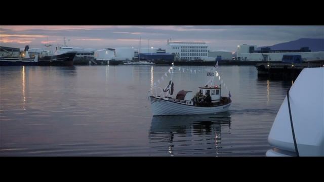 Evening in Reykjavík смотреть онлайн
