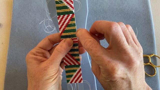 How to Weave in Your Add-On Thread Tails into Your Loom Beading смотреть онлайн