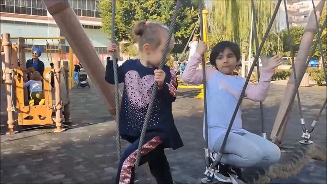 Детская площадка в Махмутларе (Mahmutlar). Отдых в Турции. Турция для детей. Kids Аланья смотреть онлайн