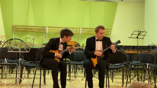 "В деревне было в Ольховке" обр. А.Шалова - Новиков Виктор и Юрков Иван (дуэт балалаек). смотреть онлайн