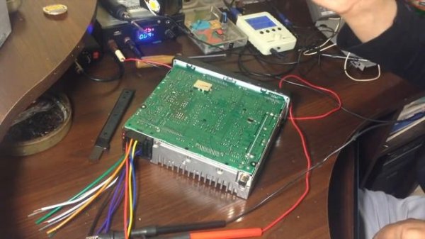 AUX вход в штатную магнитолу, не жертвуя FM