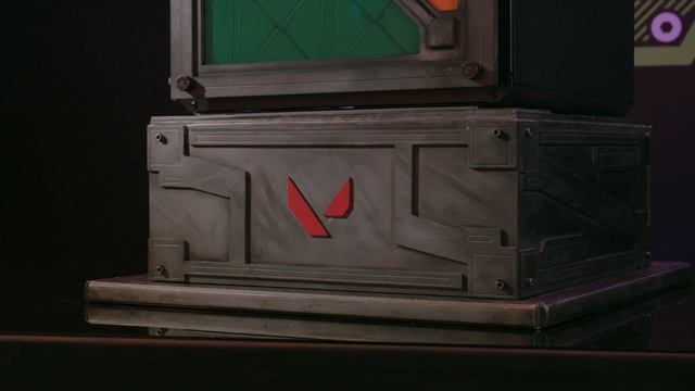 GeForce Garage - VALORANT Radianite Crate Build смотреть онлайн