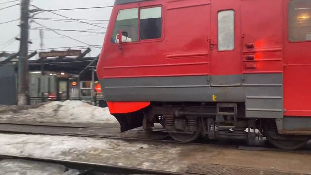 ЭД4М-0082 отправляется с Пл. Всеволожская смотреть онлайн