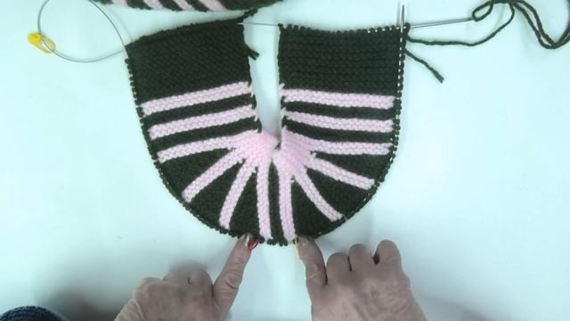 Следки с необычной пяткой. Следки на двух спицах. Подробный МК. смотреть онлайн