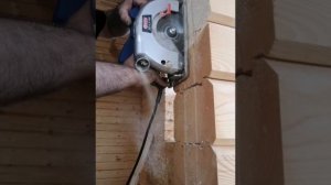 Монтаж пластиковых окон в деревянном доме. Монтаж обсадной коробки в оконном проёме.