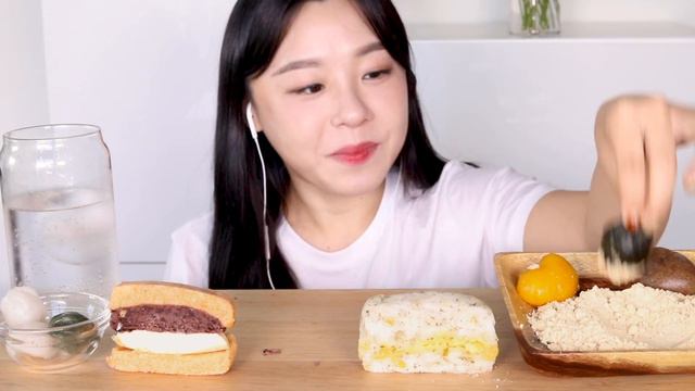 ASMR Rice Cake Mukbang 추석맞이 떡 먹방 🍡 정애맛담 전통떡집 앙버떡 백설기 꿀떡 인절미 디저트 떡지순례 Tteok Dessert 餅 kue beras смотреть онлайн