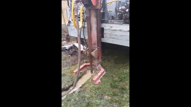 Газ в скважине на воду! Бурение скважины на воду в Ленинградской области. смотреть онлайн