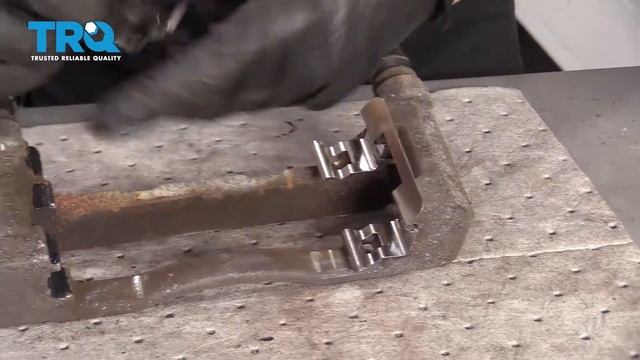 How to Replace Front Brakes 2015-20 GMC Yukon смотреть онлайн