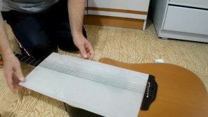 Как чистить гитарные струны (озвучка)/ How to clean your guitar strings(voiced by)