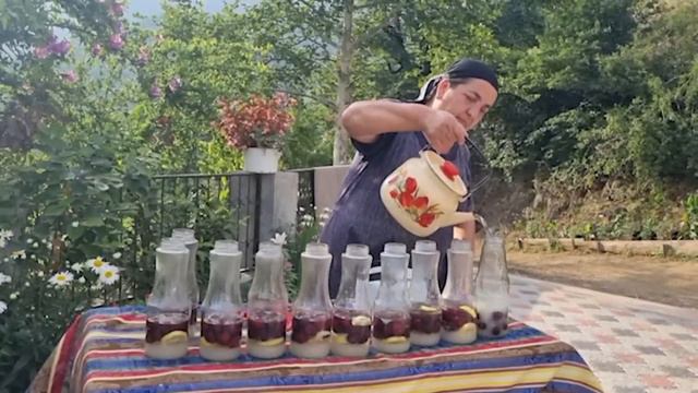 БАБУШКА ВАРИЛА ВИШНЕВЫЙ КОМПОТ Азербайджанская Кухня Деревенская Кухня Рецепты смотреть онлайн