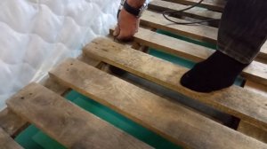 Кровать из поддонов (паллет) своими руками / Bed of pallets with their own hands