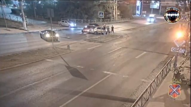 Эффектно присоединился к замесу: два серьезных ДТП в Волгограде смотреть онлайн