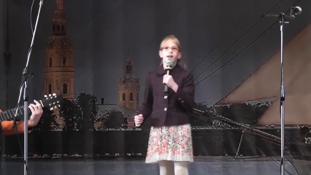 Пони девочек катает... С.Никитина. Поёт Ксения 8 лет.