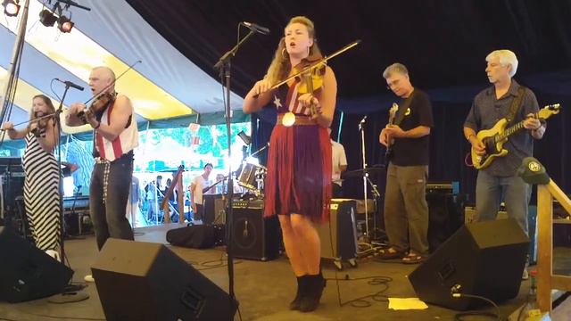 Hannah Mariah By The Speckers