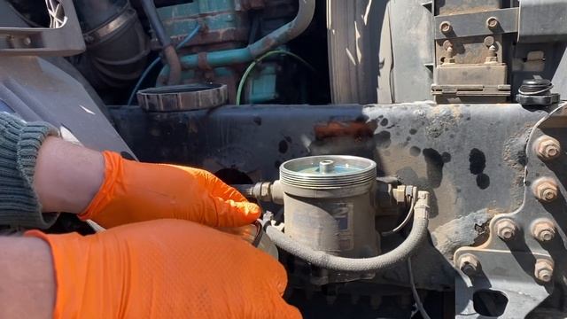 Como cambiar el filtro de diesel how to change fuel filter смотреть онлайн