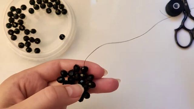 Сплести шар из бусин, как сделать шарик из бусин, декор шарик из бусин, шар из бусин мастер-класс смотреть онлайн